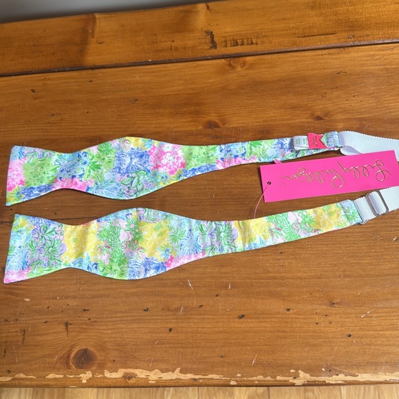 NWT Lilly Pulitzer Silk Bow Tie - Picture 3 of 6